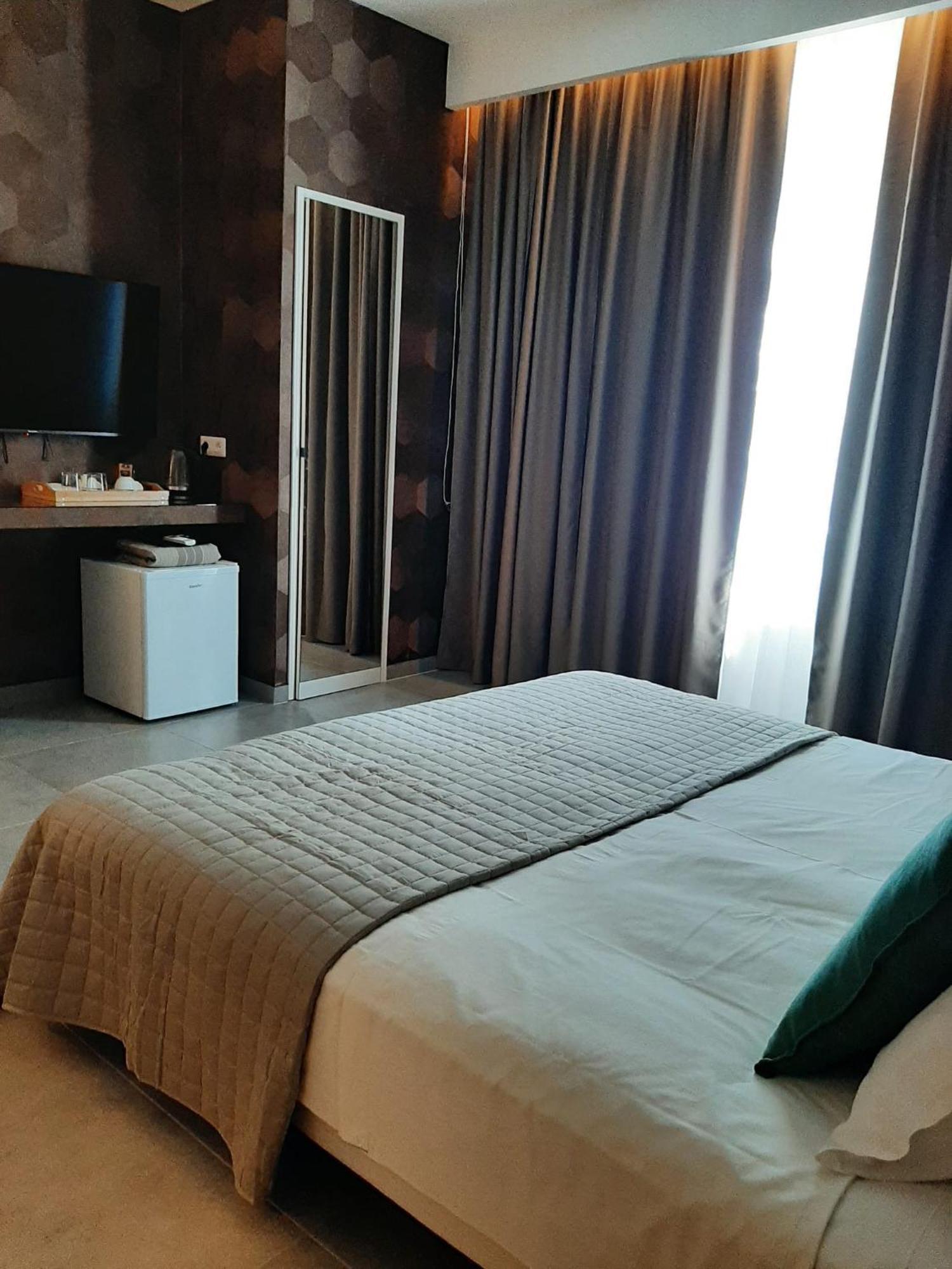 Baaria House Hotel Barcellona-Pozzo di Gotto Zewnętrze zdjęcie